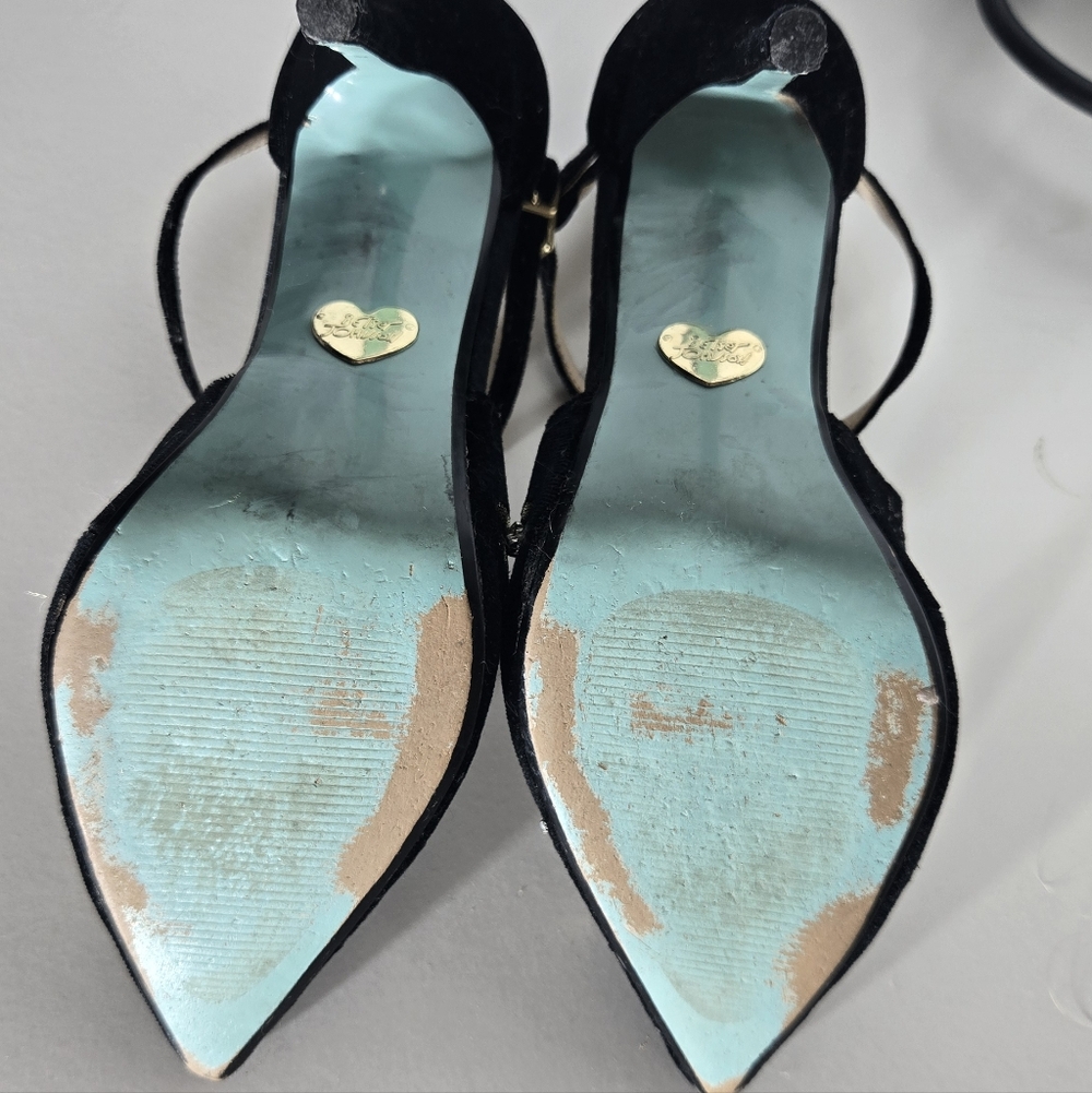 Betsey Johnson Embroidered Heels - Picture 3 of 5